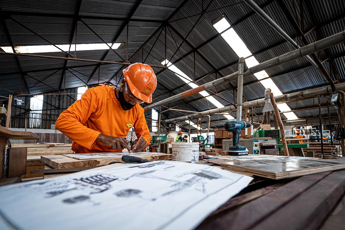 Madagascar atelier bois a Antananarivo